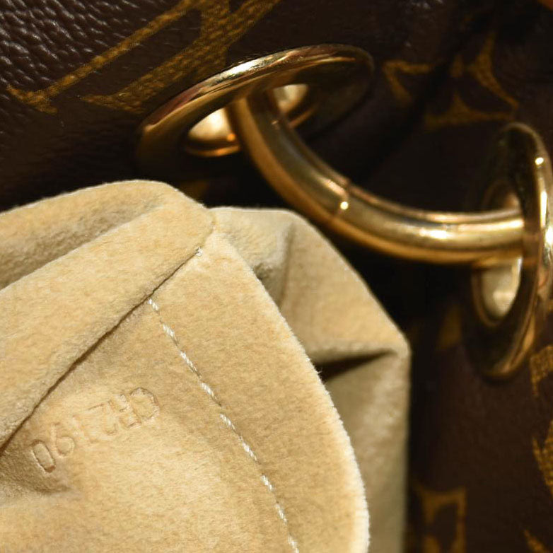 LOUIS VUITTON Monogram Artsy MM