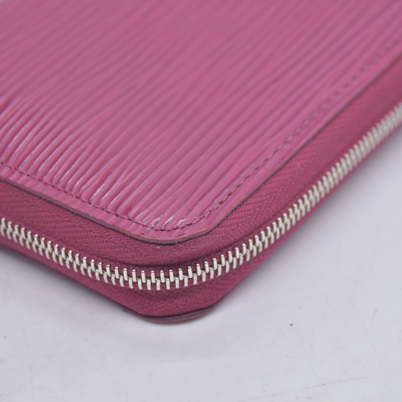 $600 2019 Louis Vuitton Epi Zippy Coin Purse Fuchsia TN1119 CONSIGNMENT 10021213