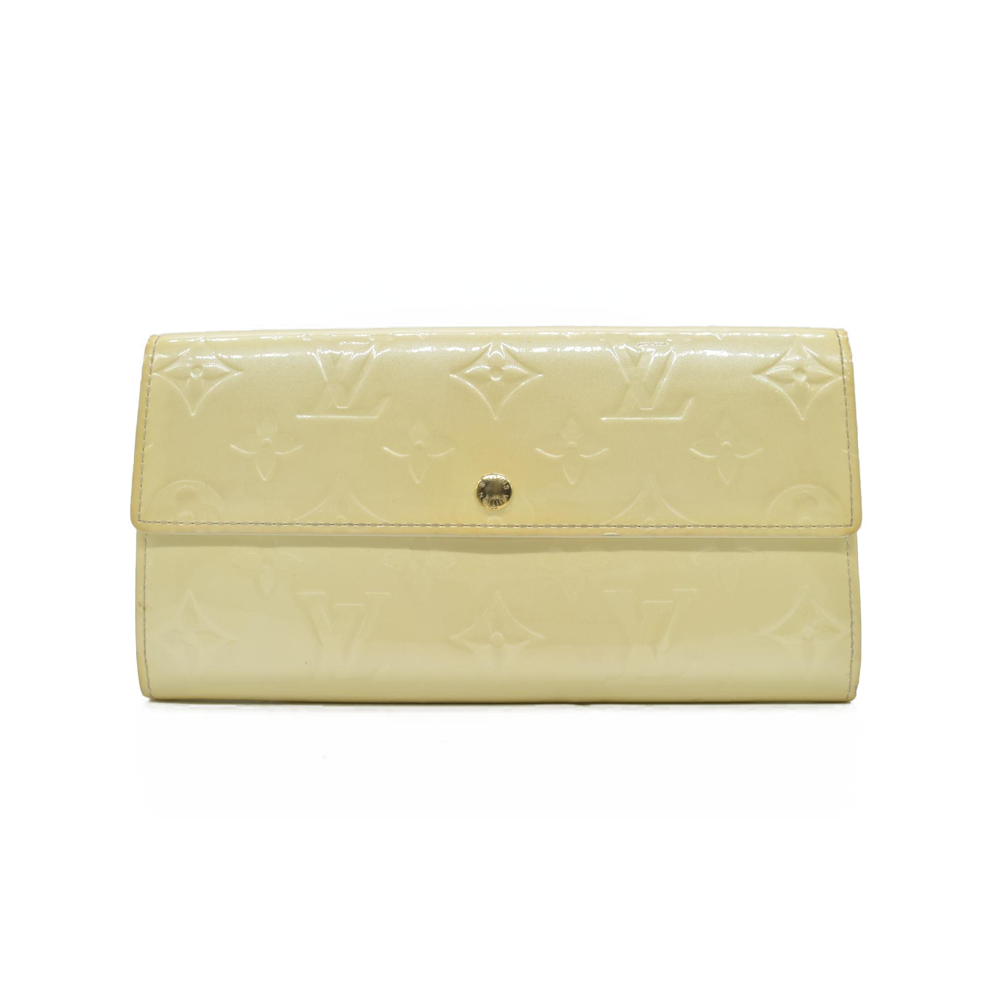 $840 Louis Vuitton Vernis Sarah Wallet Ivory CONSIGNMENT