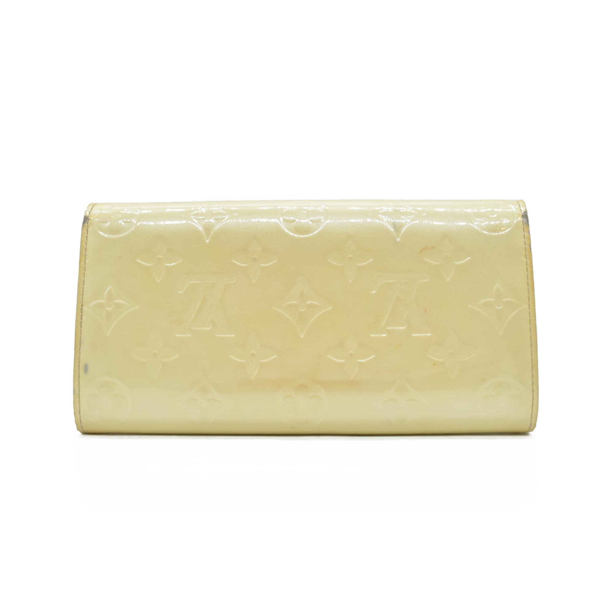 $840 Louis Vuitton Vernis Sarah Wallet Ivory CONSIGNMENT