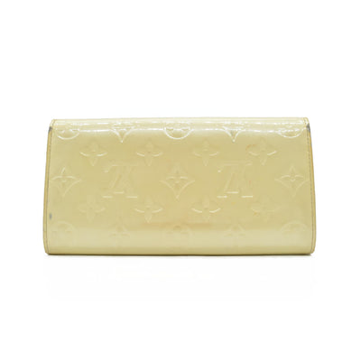 $840 Louis Vuitton Vernis Sarah Wallet Ivory CONSIGNMENT