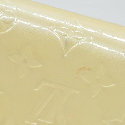 $840 Louis Vuitton Vernis Sarah Wallet Ivory CONSIGNMENT