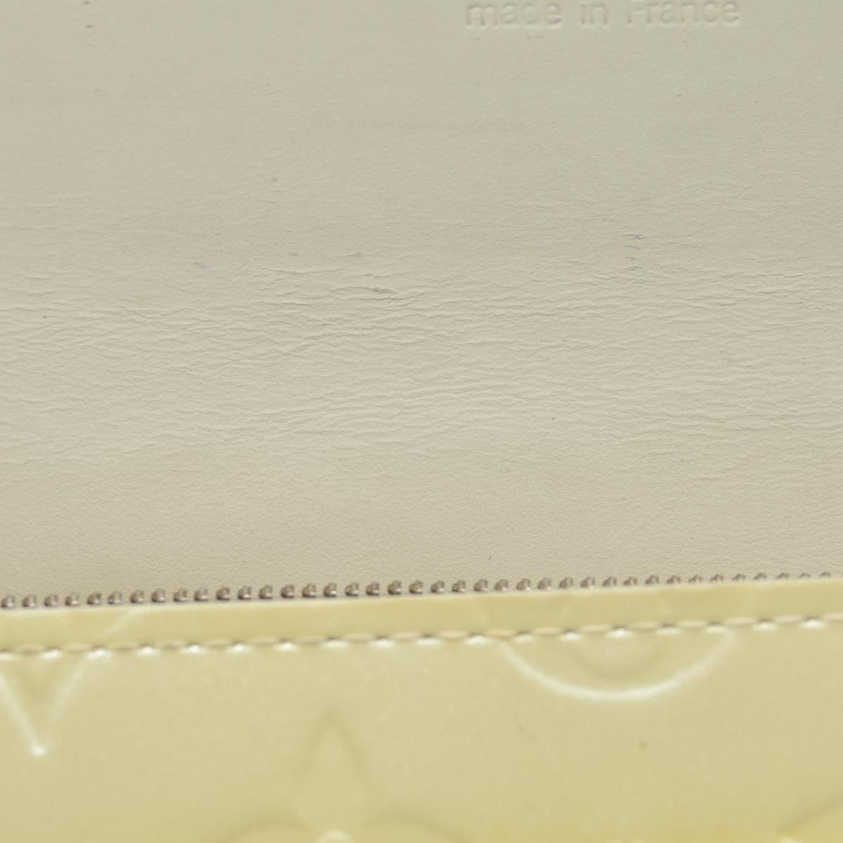$840 Louis Vuitton Vernis Sarah Wallet Ivory CONSIGNMENT