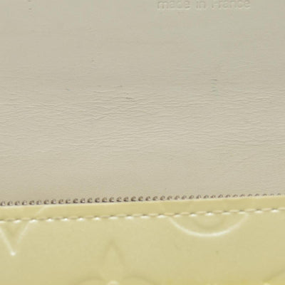 $840 Louis Vuitton Vernis Sarah Wallet Ivory CONSIGNMENT