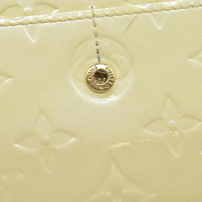 $840 Louis Vuitton Vernis Sarah Wallet Ivory CONSIGNMENT