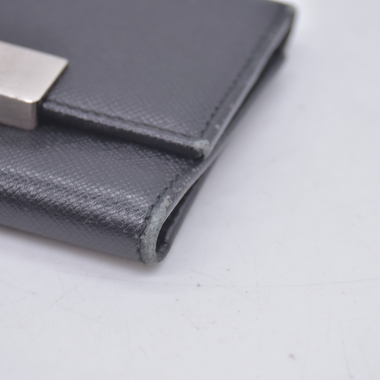 $450 Prada Saffiano Black Key Holder CONSIGNMENT 10021201