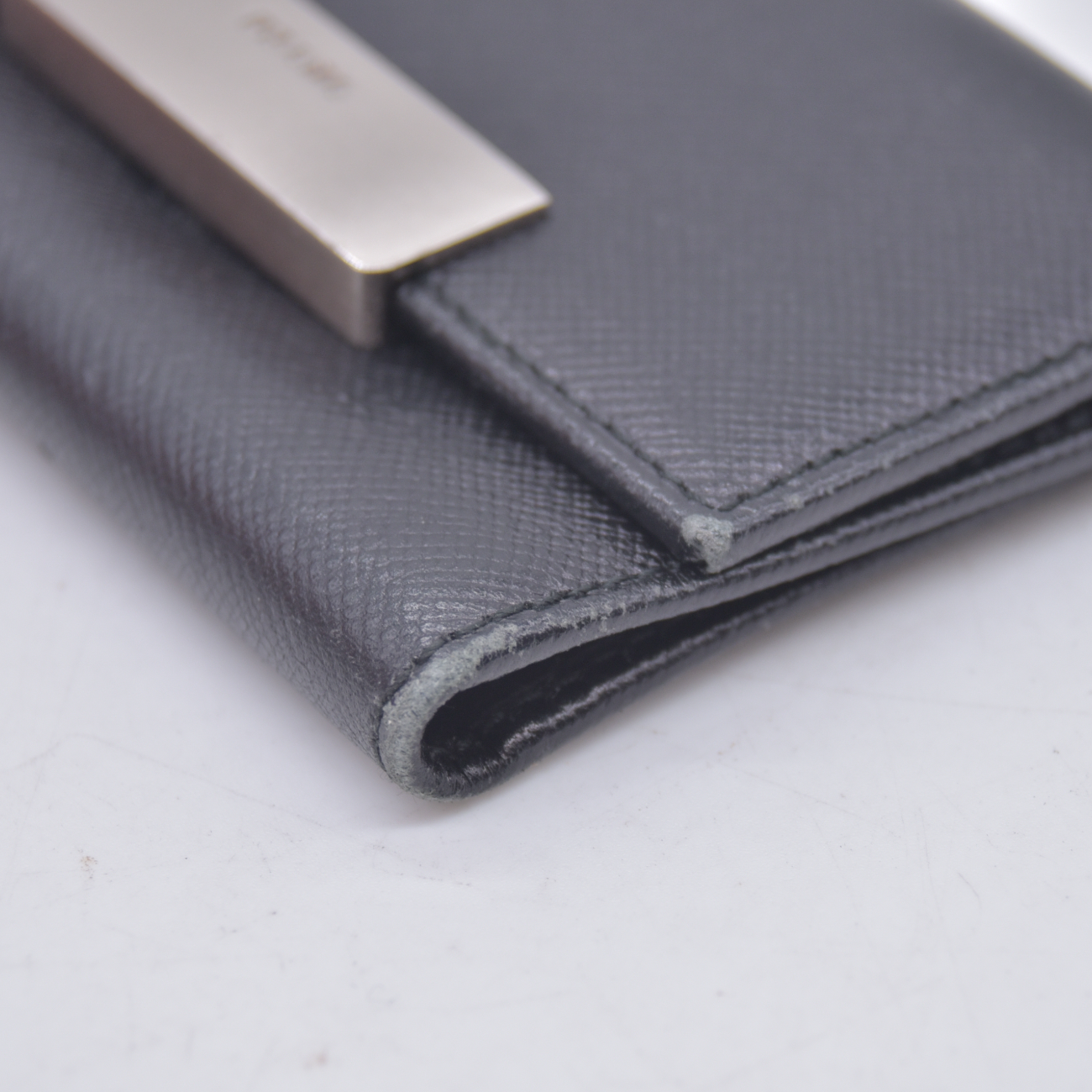 $450 Prada Saffiano Black Key Holder CONSIGNMENT 10021201