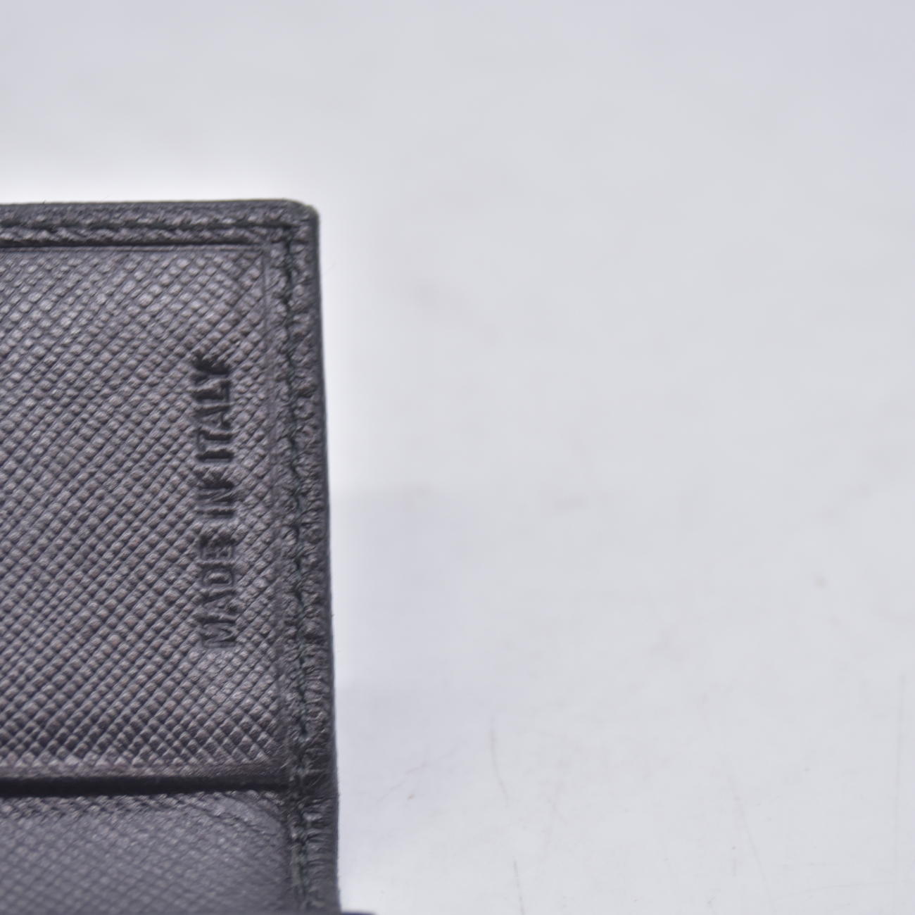 $450 Prada Saffiano Black Key Holder CONSIGNMENT 10021201