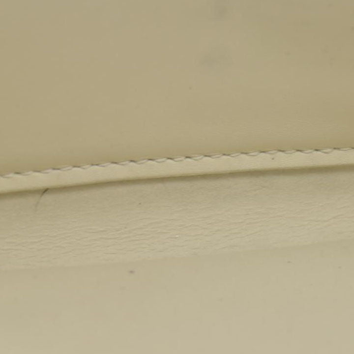 $840 Louis Vuitton Vernis Sarah Wallet Ivory CONSIGNMENT