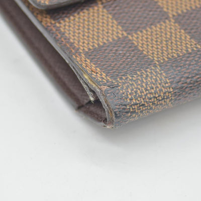 $775 2003 Louis Vuitton Damier Ebene Sarah Wallet CONSIGNMENT TH0063