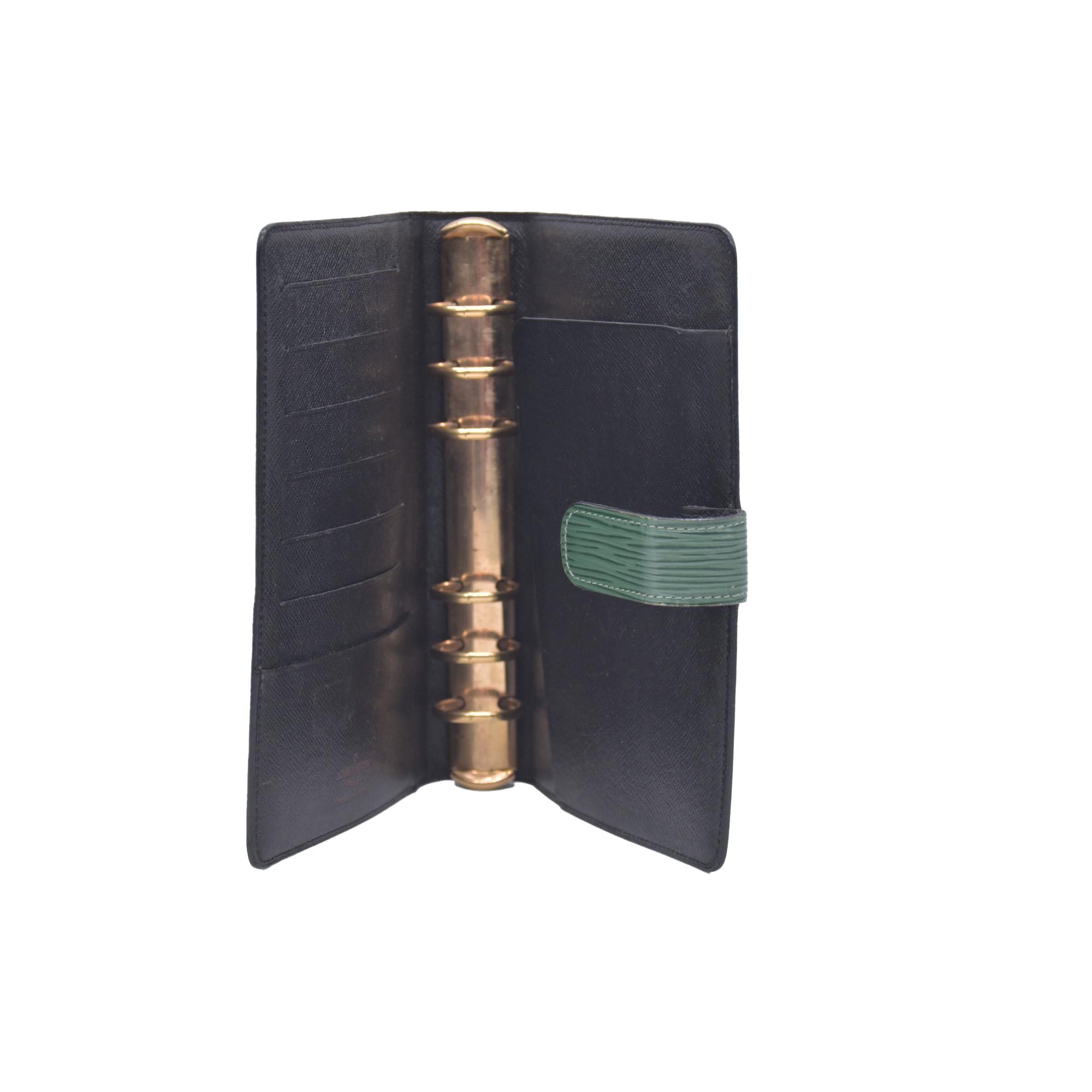 $750 1997 Louis Vuitton Epi Large Agenda Cover Green SP0957 CONSIGNMENT