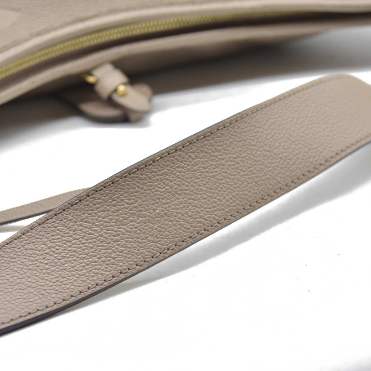 $3400 Louis Vuitton Empreinte Monogram Giant CarryAll MM Tourterelle