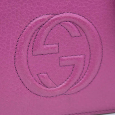 $850 Gucci Pebbled Calfskin Soho Wallet On Chain Fuchsia CONSIGNMENT