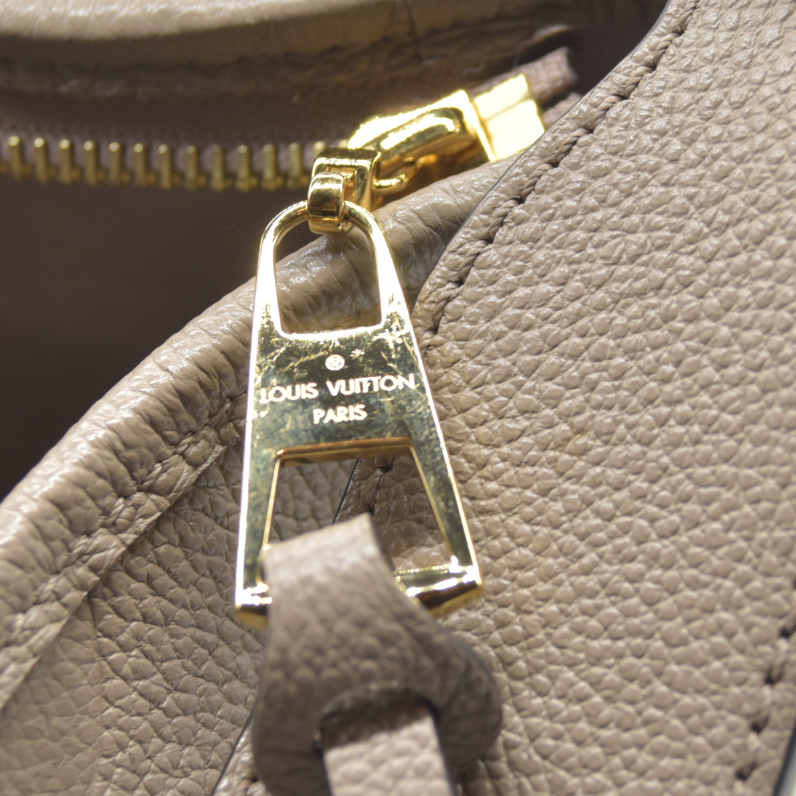 $3400 Louis Vuitton Empreinte Monogram Giant CarryAll MM Tourterelle