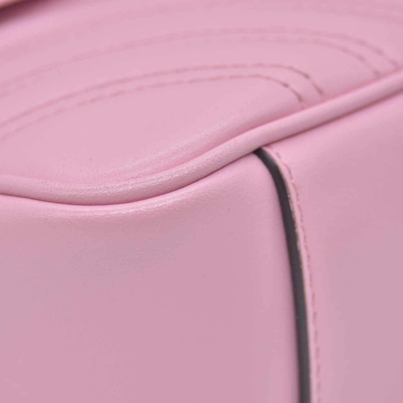 $2850 Gucci Calfskin Matelasse Small GG Marmont Shoulder Bag Wild Rose CONSIGNMENT 10021307