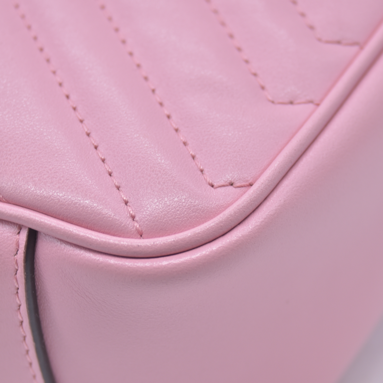 $2850 Gucci Calfskin Matelasse Small GG Marmont Shoulder Bag Wild Rose CONSIGNMENT 10021307