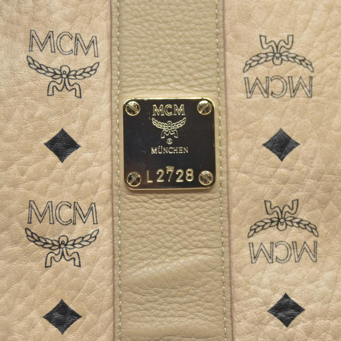 $830 MCM Tote Beige Large Liz Reversible Tote