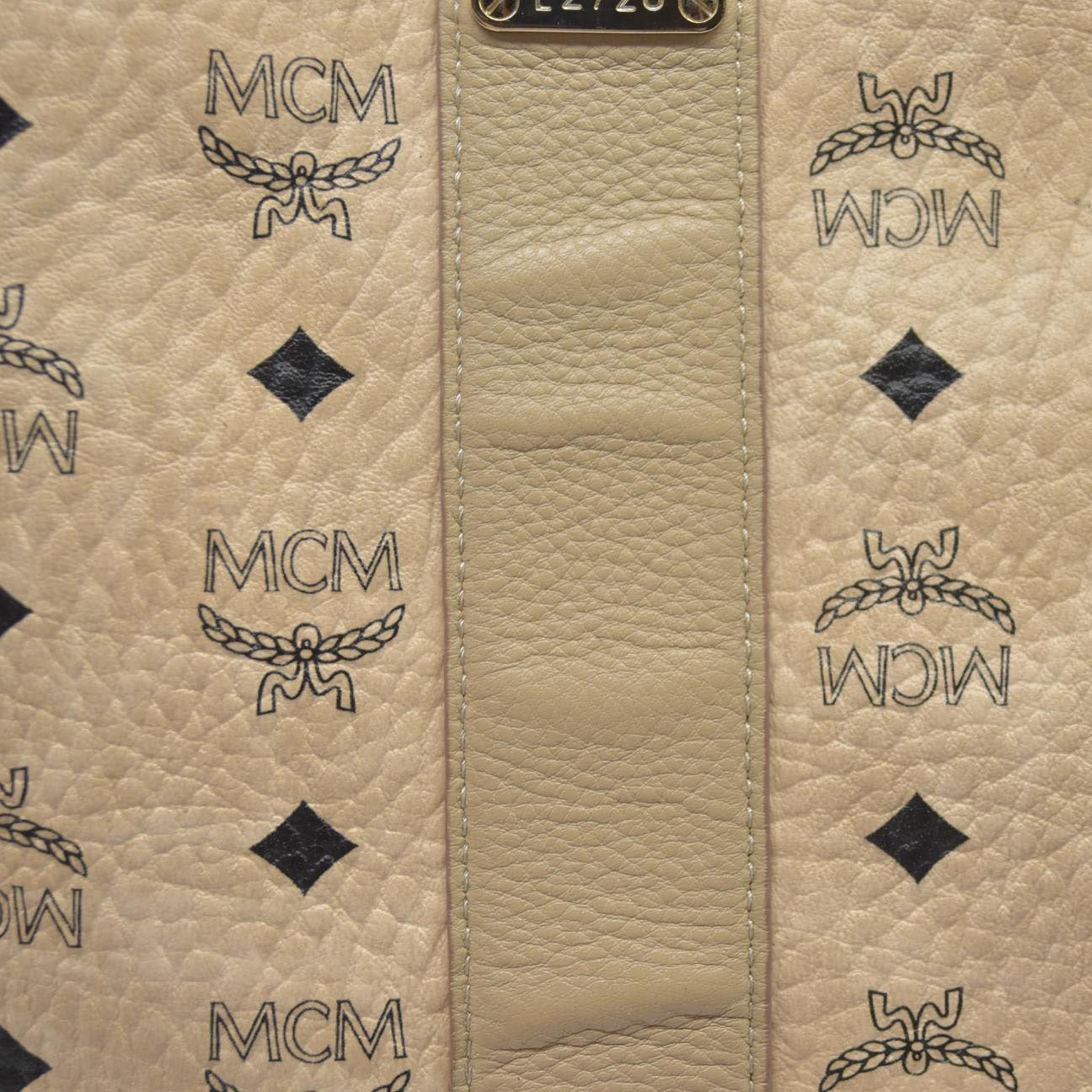 $830 MCM Tote Beige Large Liz Reversible Tote