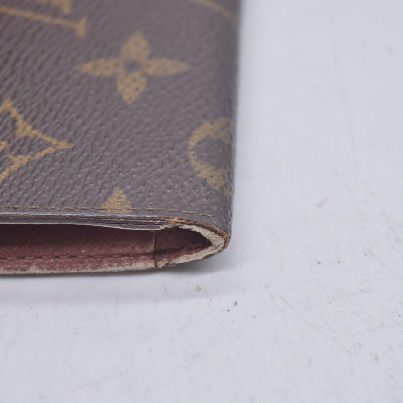 $295 1991 LOUIS VUITTON Monogram Card Holder CA1921