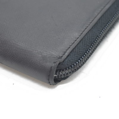 $725 Prada Logo Plaque Saffiano Wallet Black CONSIGNMENT 10020874
