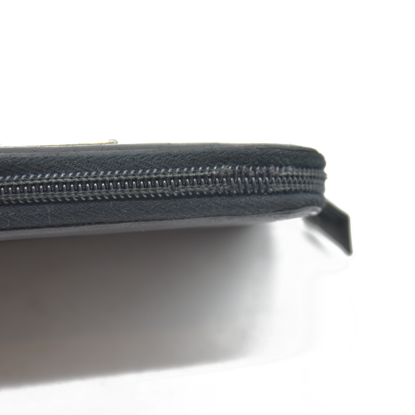 $725 Prada Logo Plaque Saffiano Wallet Black CONSIGNMENT 10020874