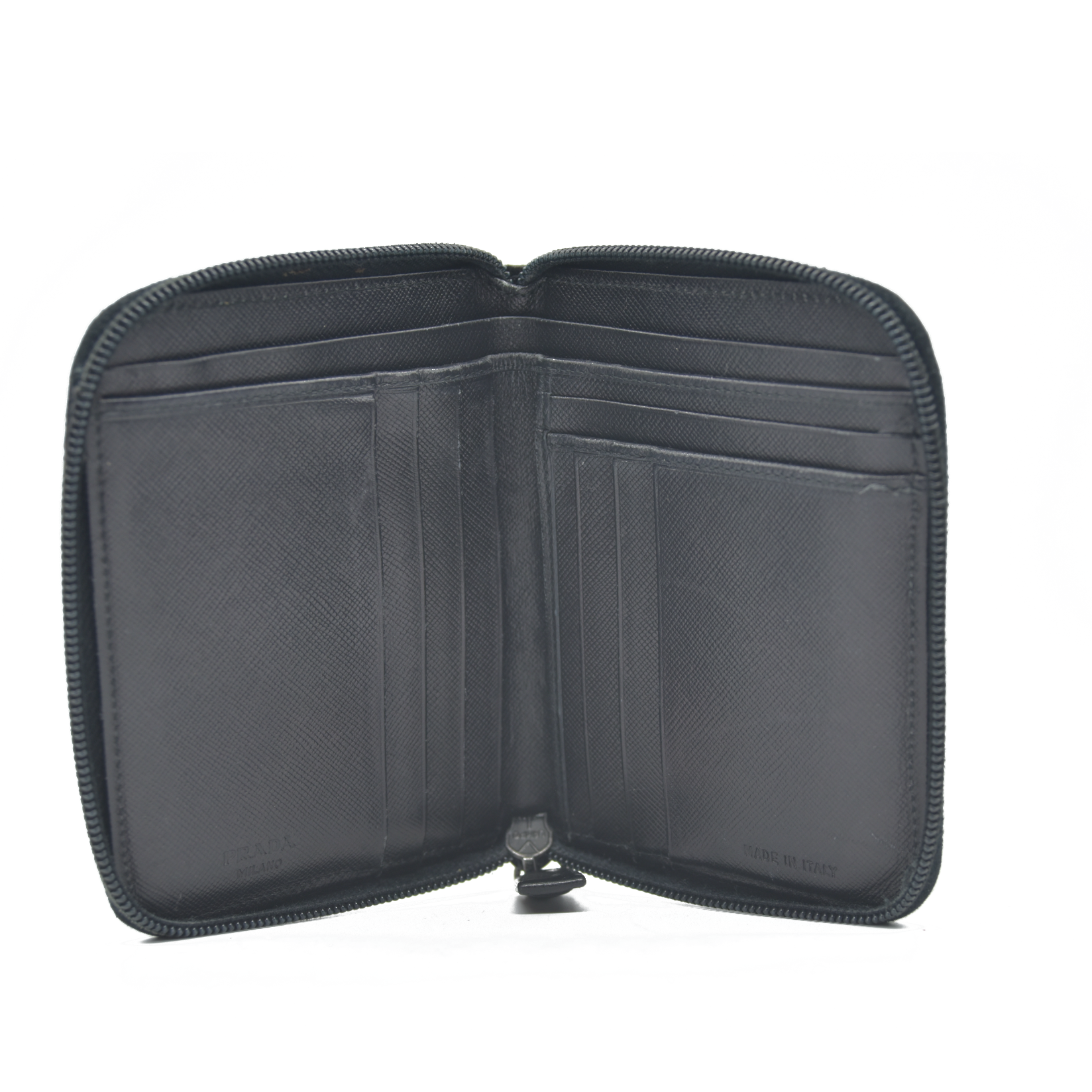 $725 Prada Logo Plaque Saffiano Wallet Black CONSIGNMENT 10020874