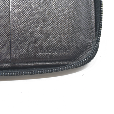 $725 Prada Logo Plaque Saffiano Wallet Black CONSIGNMENT 10020874