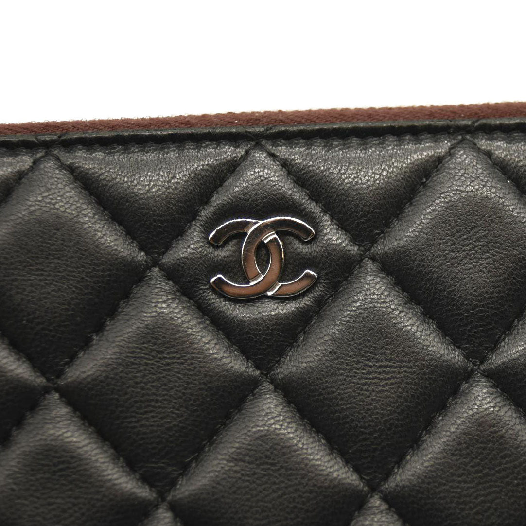 CHANEL Lambskin Quilted Small Cosmetic Case Black