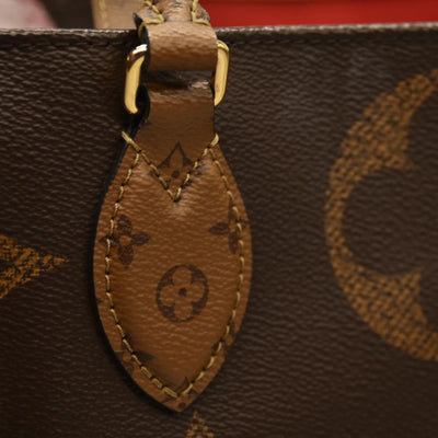 Louis Vuitton  Reverse Monogram Giant Onthego GM TJ4199