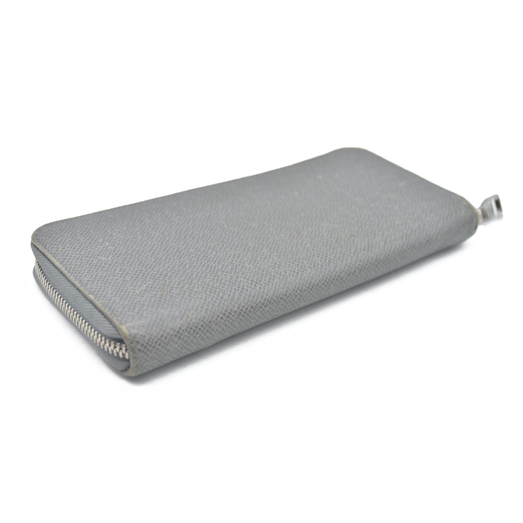 AUCTION $985 Louis Vuitton  Taiga Zippy Organizer Wallet Glacier