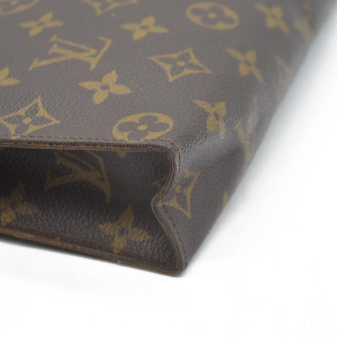$1070 Louis Vuitton Monogram Toiletry 26 875AN
