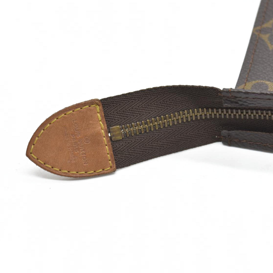 $1070 Louis Vuitton Monogram Toiletry 26 875AN