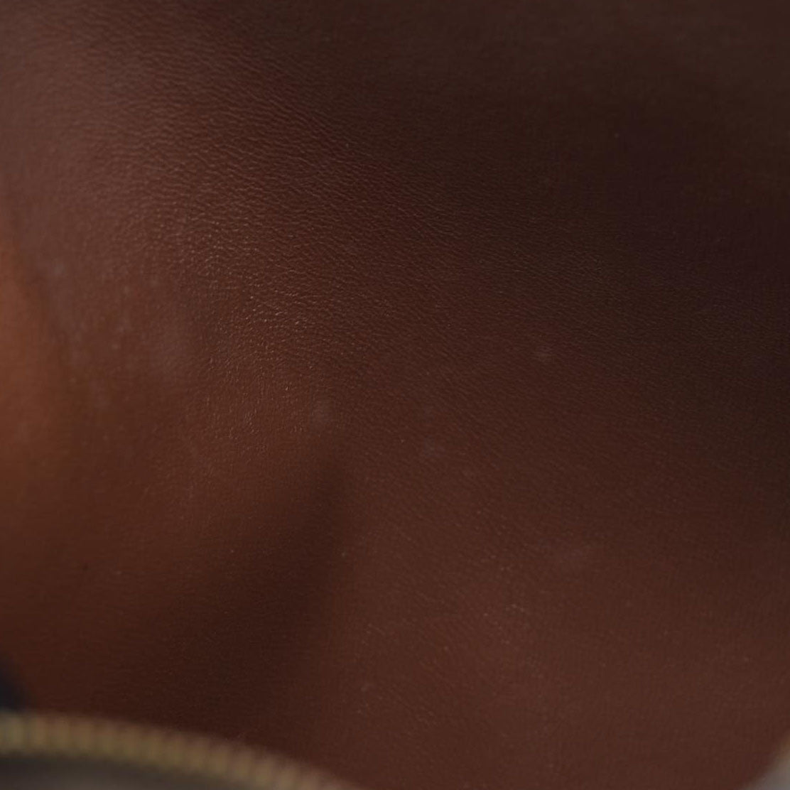 $1070 Louis Vuitton Monogram Toiletry 26 875AN