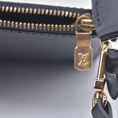 $1560 1992 Louis Vuitton Epi Pochette Accessories Leather Pouch Hand Bag VI0972