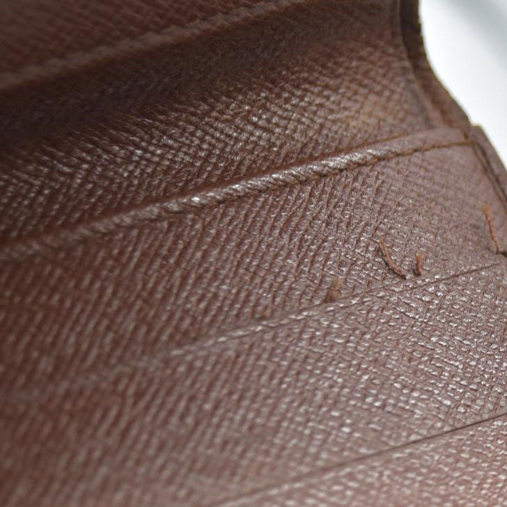 AUCTION $615 Louis Vuitton  Monogram Porte-Monnaie Billets Cartes Credit Wallet