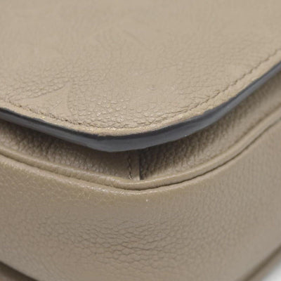 $3000 Louis Vuitton Pochette Métis Monogram Empreinte Leather Beige