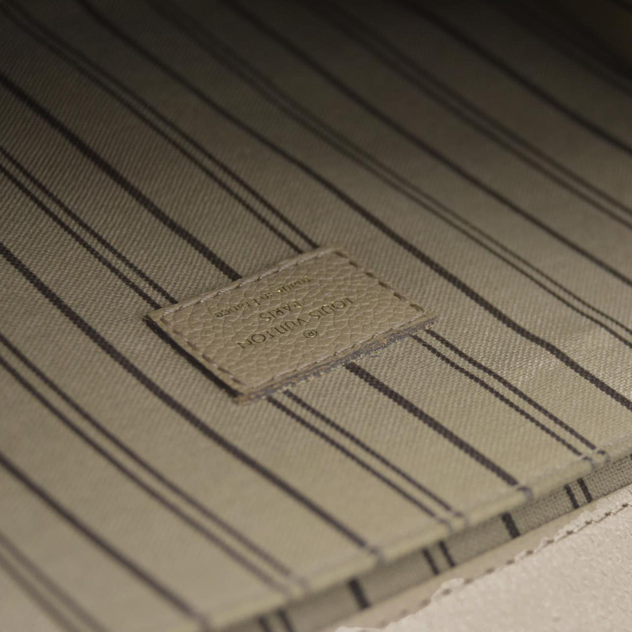 $3000 Louis Vuitton Pochette Métis Monogram Empreinte Leather Beige