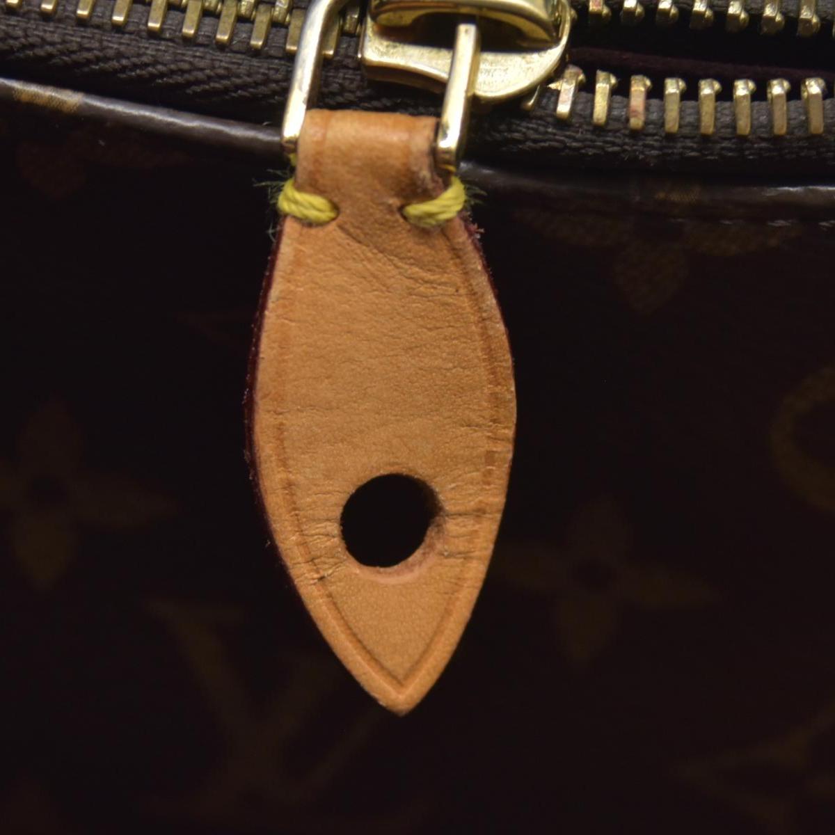 $2910 Louis Vuitton Monogram Montaigne MM