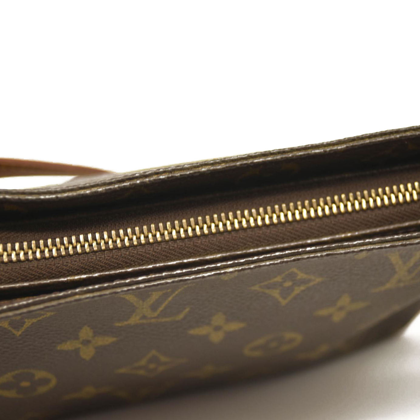 LOUIS VUITTON Trotteur Monogram Shoulder Bag  AR0062