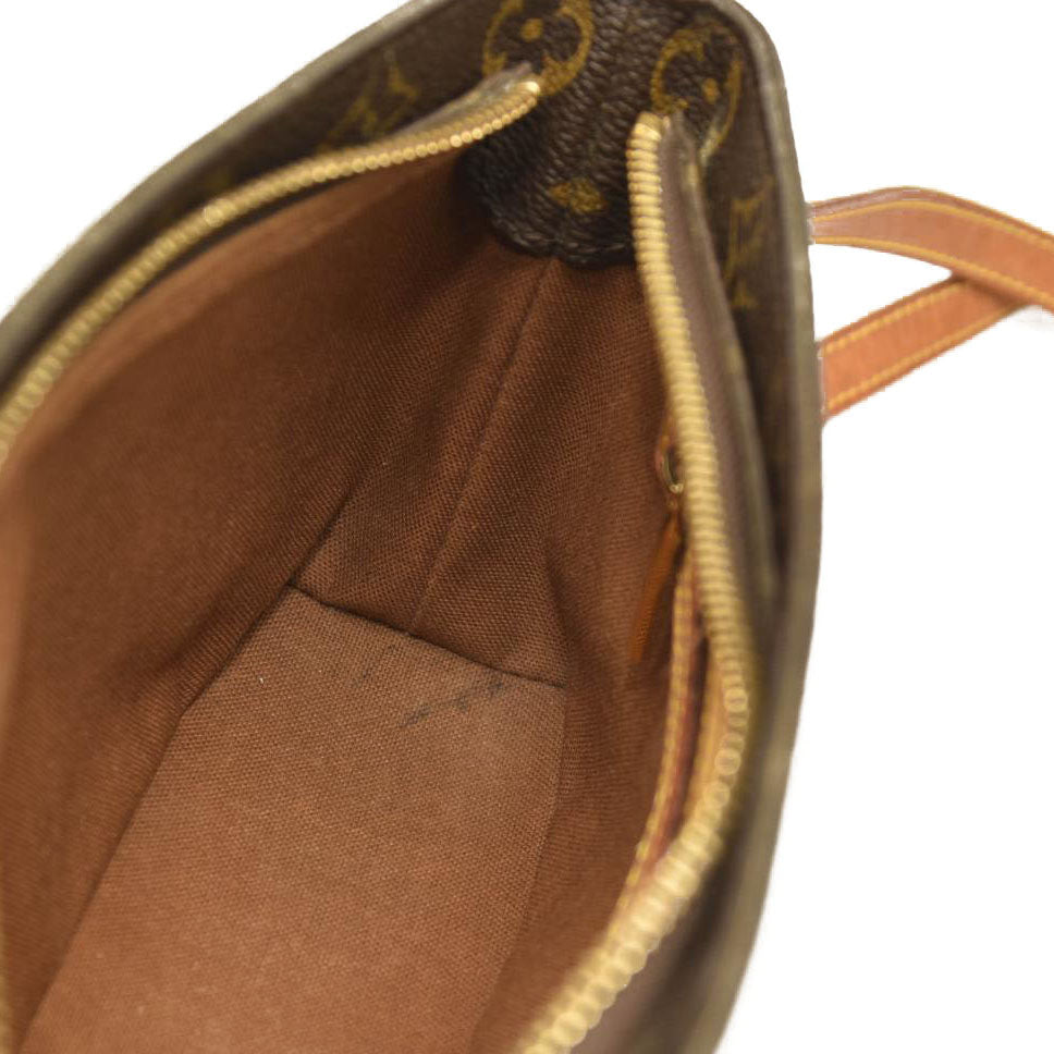 LOUIS VUITTON Trotteur Monogram Shoulder Bag  AR0062
