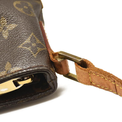LOUIS VUITTON Trotteur Monogram Shoulder Bag  AR0047