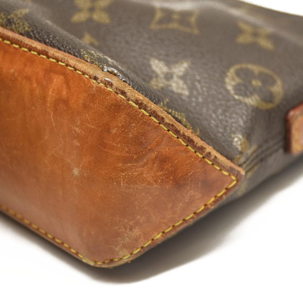 LOUIS VUITTON Trotteur Monogram Shoulder Bag  AR0047