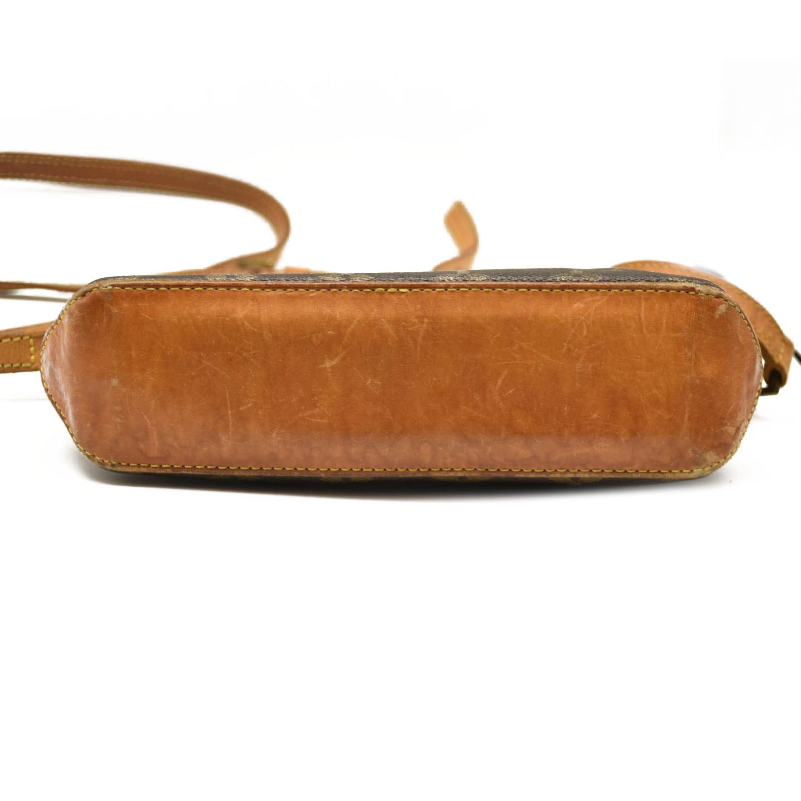 LOUIS VUITTON Trotteur Monogram Shoulder Bag  AR0047