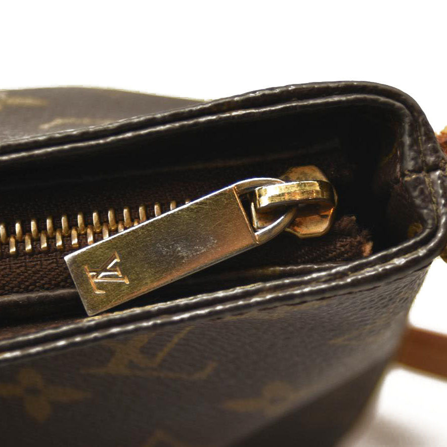 LOUIS VUITTON Trotteur Monogram Shoulder Bag  AR0047