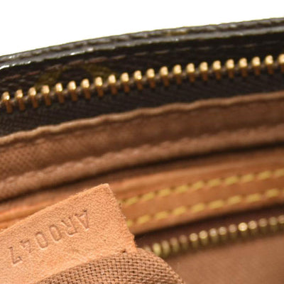 LOUIS VUITTON Trotteur Monogram Shoulder Bag  AR0047
