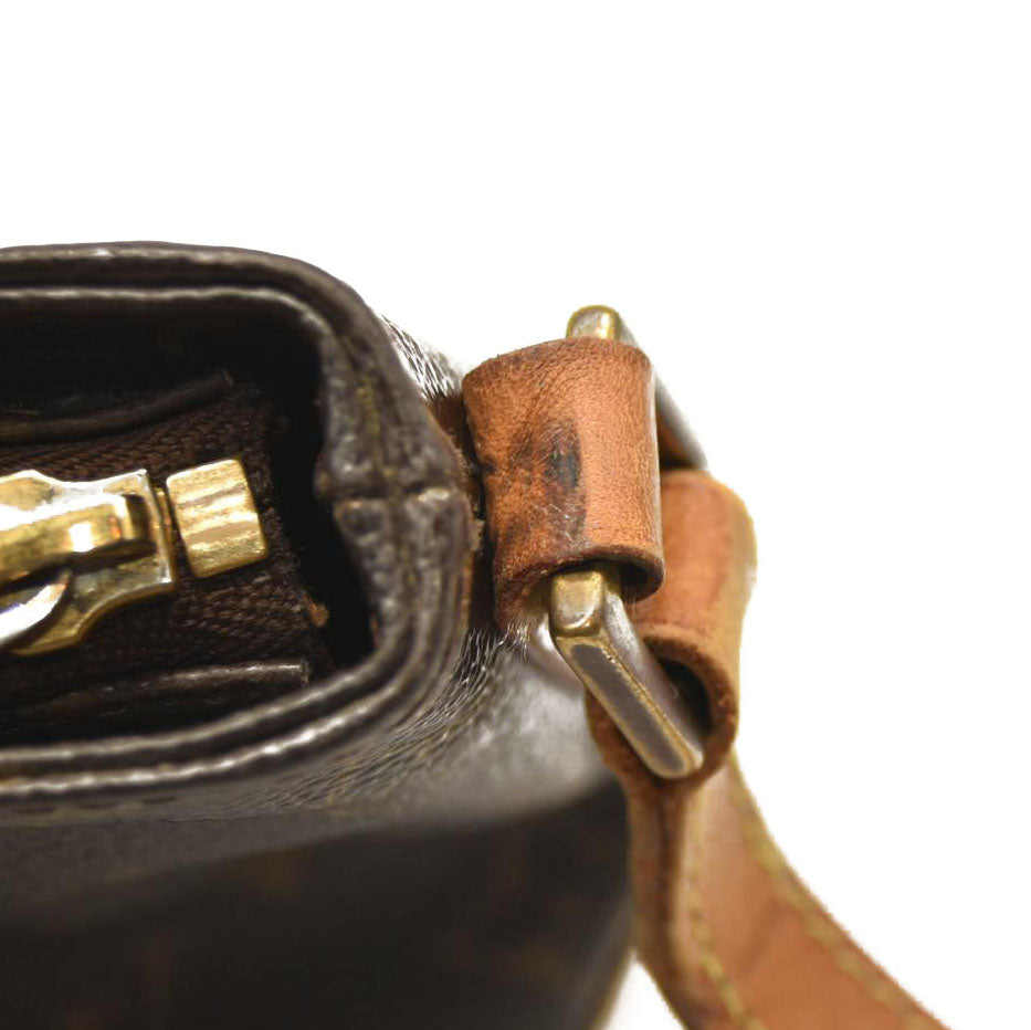 LOUIS VUITTON Trotteur Monogram Shoulder Bag  AR0047