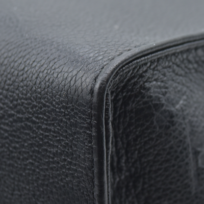 $3550 Louis Vuitton  Empreinte Monogram Giant Onthego MM Black RFID