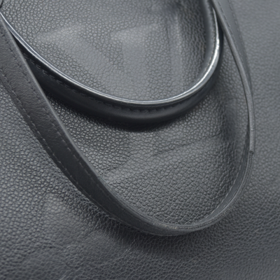 $3550 Louis Vuitton  Empreinte Monogram Giant Onthego MM Black RFID