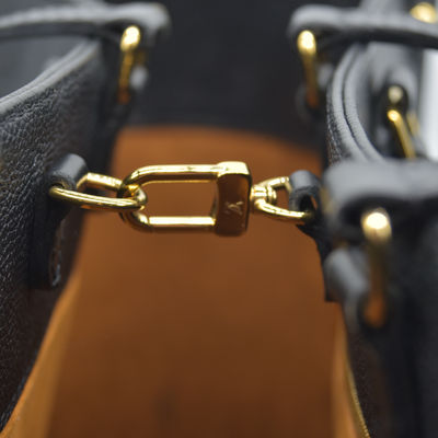 $3550 Louis Vuitton  Empreinte Monogram Giant Onthego MM Black RFID