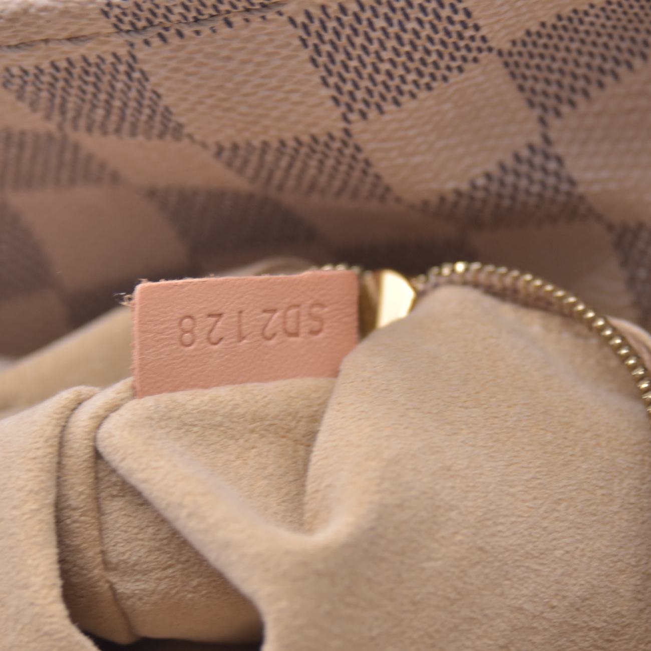 $2500 2018 USA Louis Vuitton Damier Azur Artsy MM Hobo Shoulder Bag with Charm 10021293 SD2128